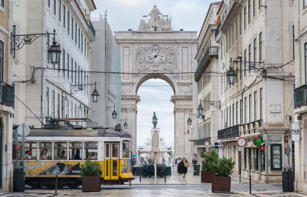 Quarto Com Varanda Na Rua Dos Douradores Lisboa Екстериор снимка